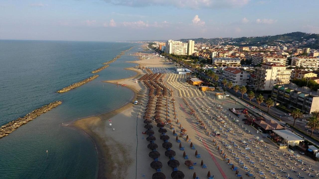 B&B Calima - - Completo Relax Spoltore Bagian luar foto